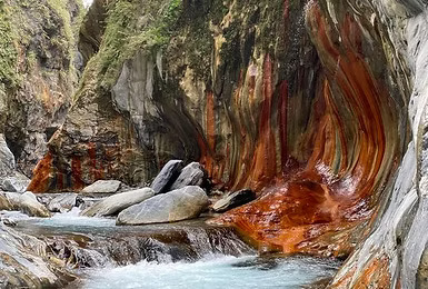 霧台神秘哈尤溪～野溪溫泉、人頭瀑布尋幽探秘（探索二日遊）